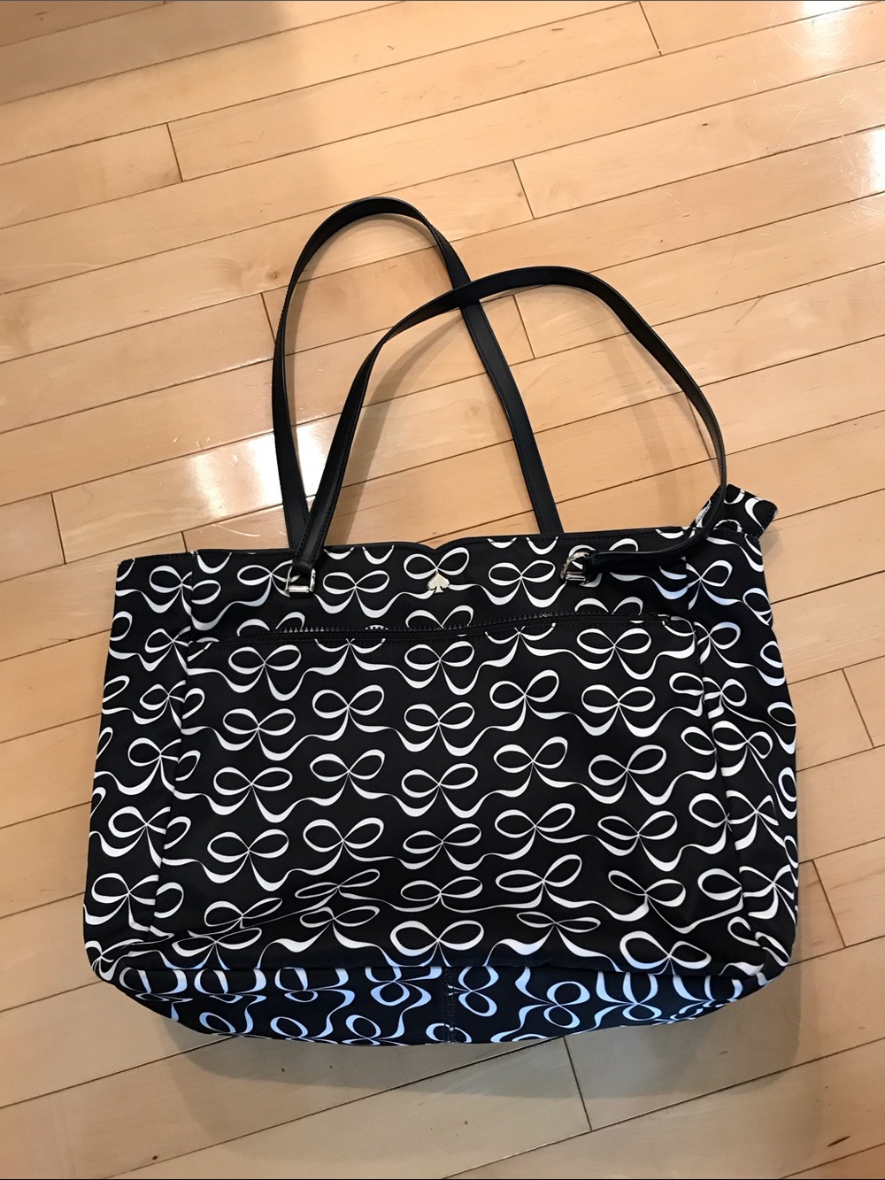 Preowned Beautiful authentic Kate Spade Jae Elegant Bow tote purse